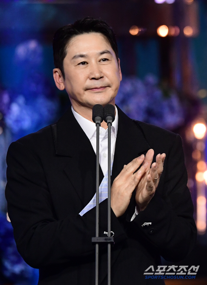  Shin Dong Yeop is the presenter today