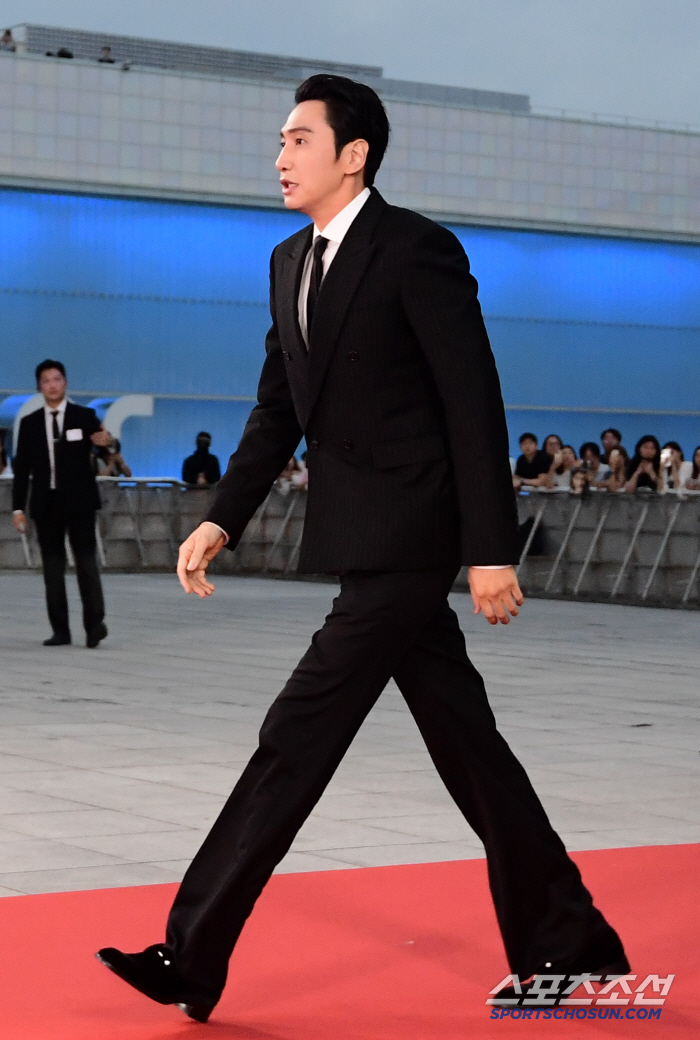  Today, Lee Kwang Soo is very luxurious
