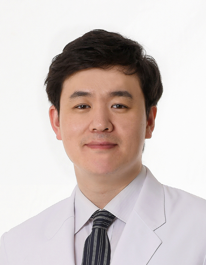 Suspected brain aneurysm with a 60% mortality rate in case of first-time extreme headache