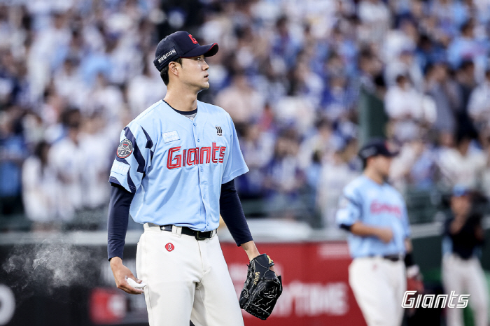 We're ready! The second half of the year → 1m97 Giants Now it's time to show...A first-team registered master's inner walk? But it becomes a ball. 
