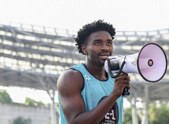 Chinese Fan DogXX, Hong Kong National University, which has crossed the line to win next time, is criticized for failing to restore dignity with fans' money despite the apology  donation promise