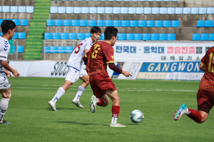  Kyung Hee University, who rose to the top for the first time in 48 years, beat Kwangwoon University and won the Autumn Competition