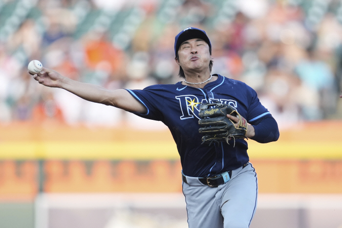  It's a big deal. I'm not calling you to defend... Tampa Bay's Kim Ha-sung has no hit in three consecutive games. a crash in the ten percent range. It's all about disappointment