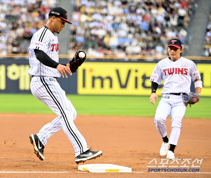 Hernandez, who turned into a 154km fastball pitcher, allowed three runs in six innings. 2G consecutive QS. It's on the verge of defeat, but is it about to rebound