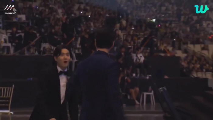 It wasn't the first time I was mistaken for Lee Joon-young's trophy..Lee Junhyuk made the same mistake. This is fate