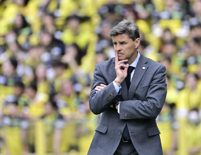 It's been a season and I'm surprised to see a perfect metamorphosis! The J-League also has Foyet 17th place last season → Successfully took the lead