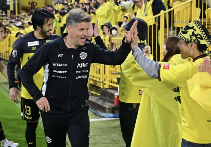 It's been a season and I'm surprised to see a perfect metamorphosis! The J-League also has Foyet 17th place last season → Successfully took the lead