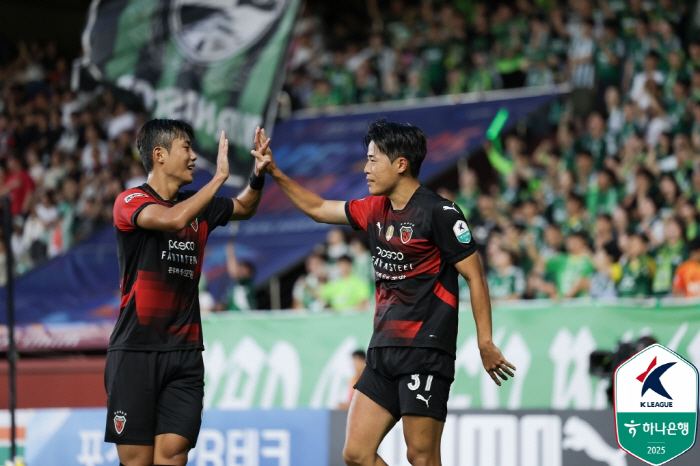  Jeonbuk, which scored 3 goals in the second half of 21 games without losing, and 32 come from behind to win in 4 games against Pohang