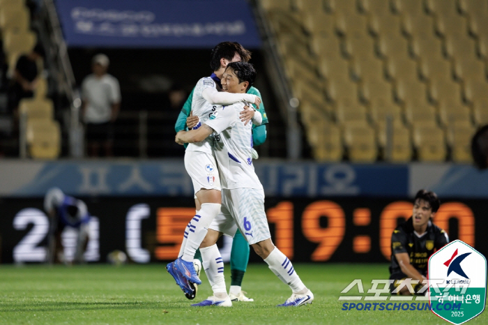  Kim Ji-hyun scored 2 goals and 2 assists until the exit, Suwon, 43 wins against Jeonnam → 3 consecutive wins  4 points difference in Incheon