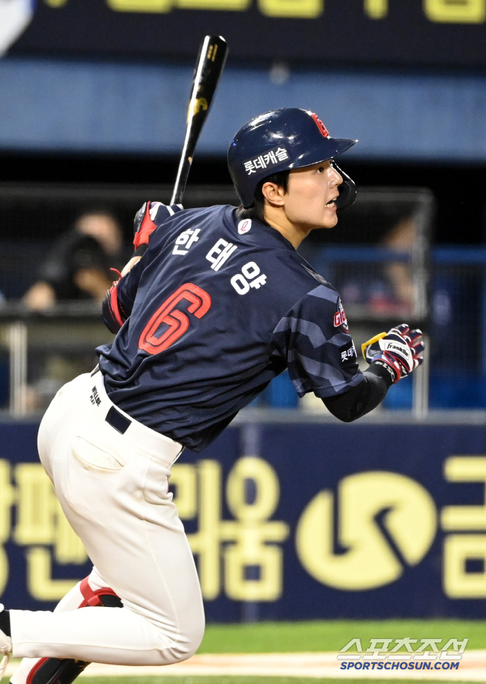  HAN TAE YANG, two-run timely hit!