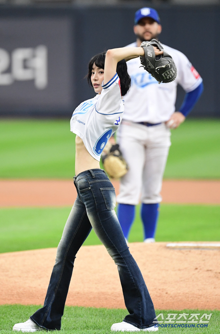  Momoko, concentrate and make a powerful pitch