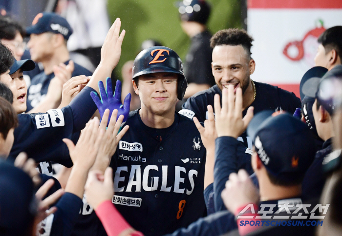  Roh Si-hwan's 18th solo home run shot