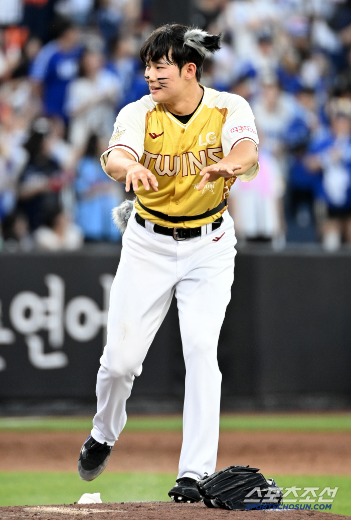 The unexpected income earned by a high school graduate who inserted 157 kilometers in the All-Star Game. Meeting with the best four-time champion pitcher. Surprised and confident as I thought it would be.
