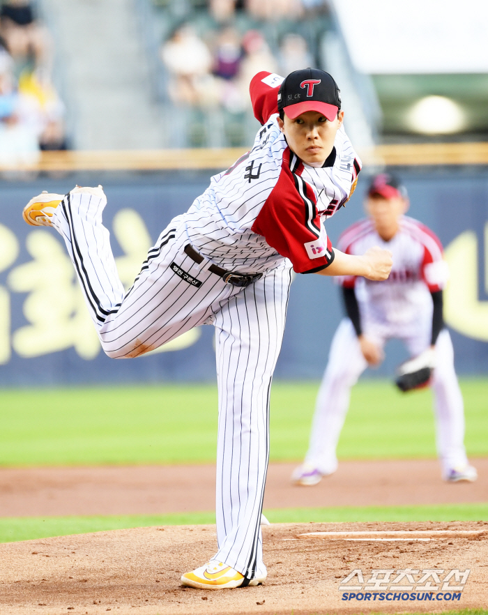 Again, again, again, again, again, again. Lim Chan-kyu failed to win for the second month and the seventh time after winning eight games. Two runs in 5.2 innings. The batting line is cold