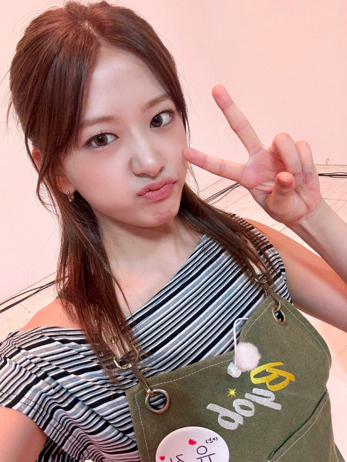 Ahn Yu-jin certified Korean food...Ramen is essential when you go abroad, and instant rice and cup rice are also bought and eaten (BYOB)