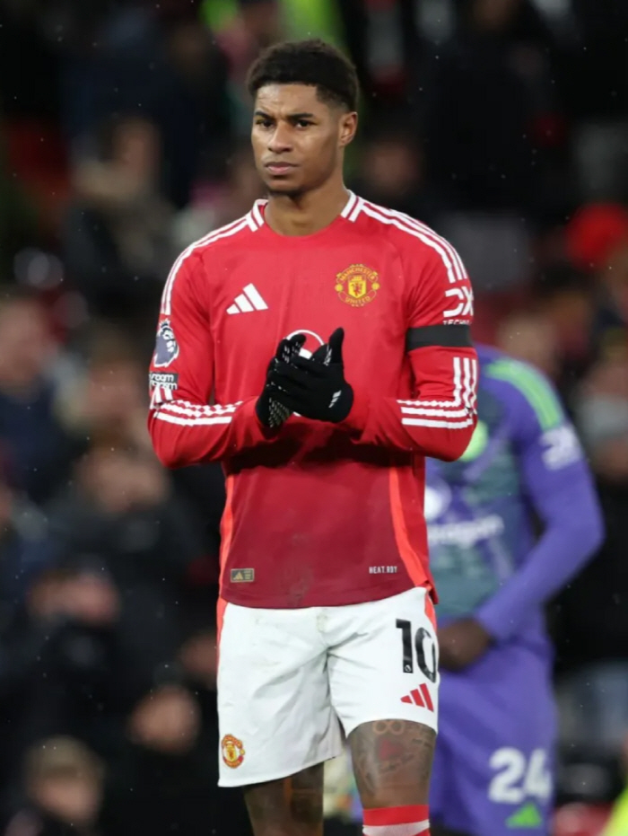 Barcelona is crazy that I will buy 600 million won a week 100% of the time. Manchester United's gold side has signed Rashford on loan under the conditions of an exceptional weekly guarantee, and even a full recruitment condition next year