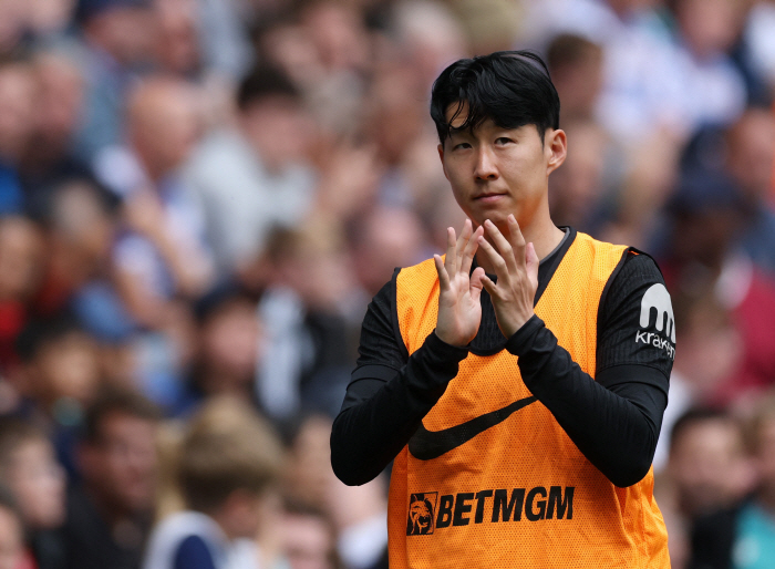 The director of a situation similar to Harry Kane says he's not worried...Will Son Heung-min follow his best friend's fate