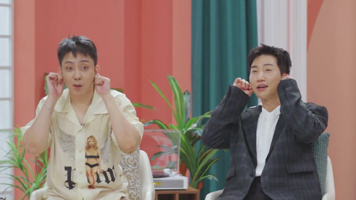 First meeting with Dolsing Touching Signal Ears...Eun Jiwon, why are you so openly? I thought you were pulling out your ears. (Dol-Singles7)