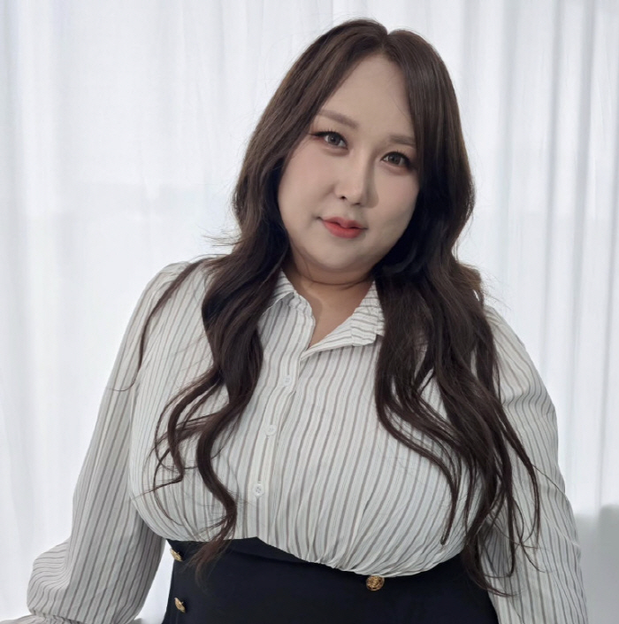 For the third year of satire, the family of Yeosu's Gapjil Restaurant is also suspicious, and they retire if they received money