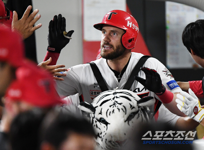 How was the return match for the first time in 417 days with the best 151km KIA left-hander ace...Thank you, Wisdom! be completely defeated