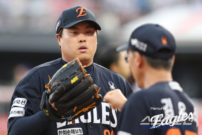 HYUNJIN! You have to win...All allegations of full-time non-regular workers have exploded...Hanwha and KT have scored 10 points and have won 9 consecutive games 