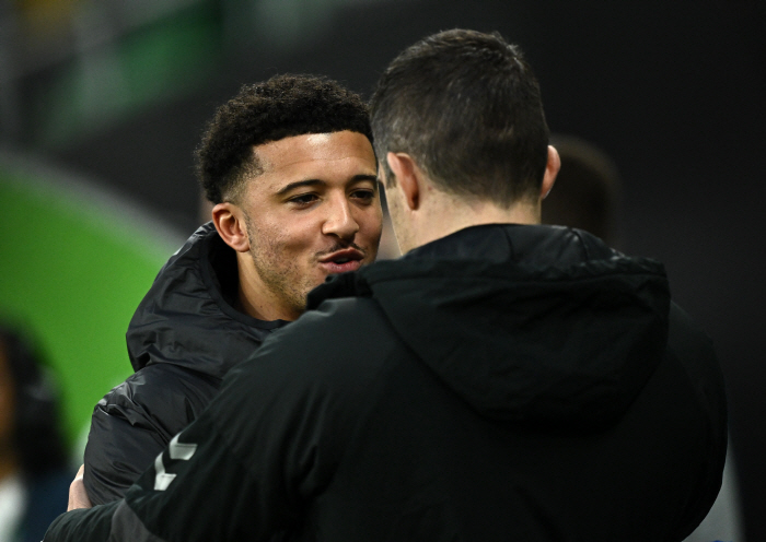 I brought him to 137.7 billion...Manchester United, 82% lost! He signed a four-year contract with media outlet Juventus Sancho, and is expected to join soon