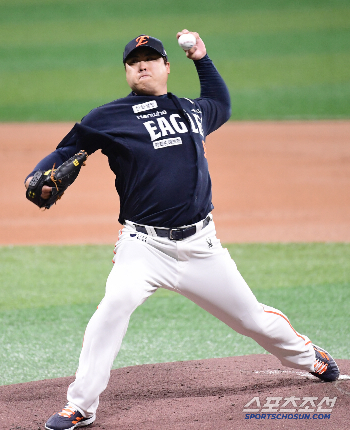 I don't think about other teams...Hanwha doesn't change its rotation either! Ryu Hyun-jin vs. Kim Kwang-hyun, now the sky will decide