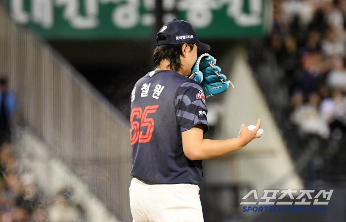 If Hong Min-ki were there, it would have been disappointing in the eighth episode. Lotte is in danger of being third place by 0.5G difference against KIA after 23 come-from-behind loss 