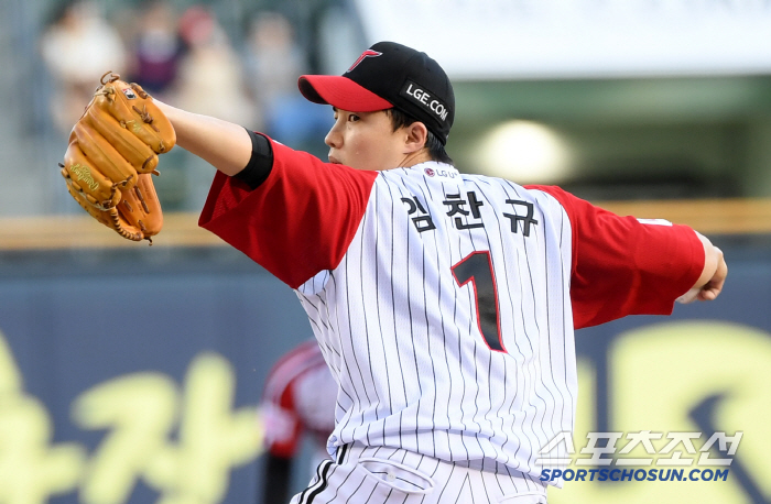 Instead of Kim Hyun-soo, pinch hitter Koo Bon-hyuk Yum-ryang succeeded in squeezing. LG came from behind to win 3-2 and kept second place alone. Lotte Lee Min-seok gave up two runs in 6.2 innings, but comforted.