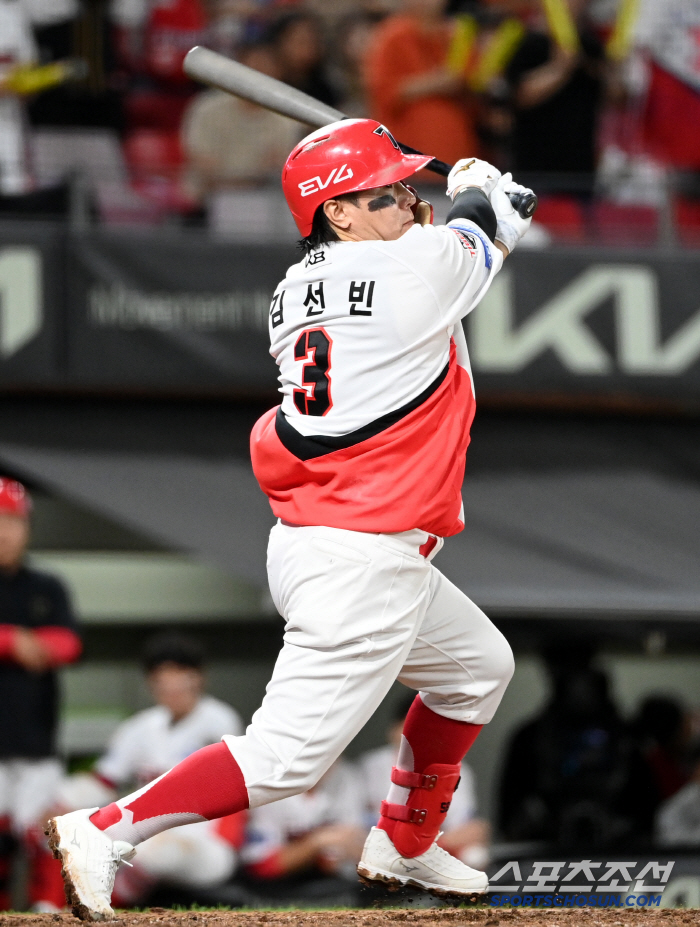 Lee Eui-ri, Na Sung-beom, and Kim Sun-bin made a comeback  11 hits, escaped KIA's fourth consecutive loss, and came from behind to win 3-2 against NC 