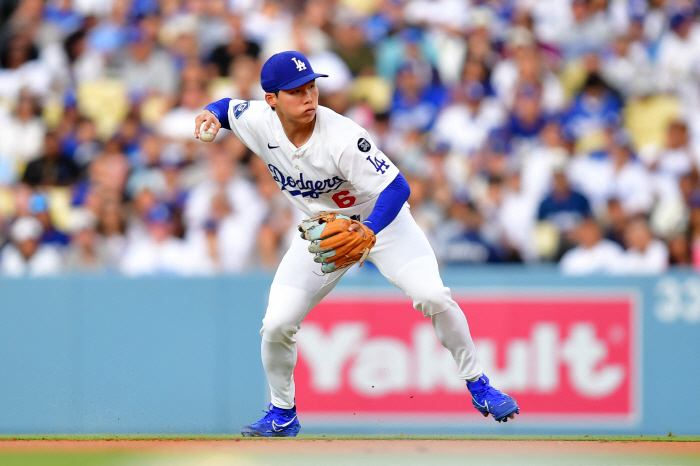 Let's go to the end today, Hyesung LAD Super Utility Kim Hye-sung will start 2G consecutive games against Milwaukee and play second base