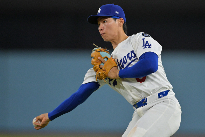 Let's go to the end today, Hyesung LAD Super Utility Kim Hye-sung will start 2G consecutive games against Milwaukee and play second base