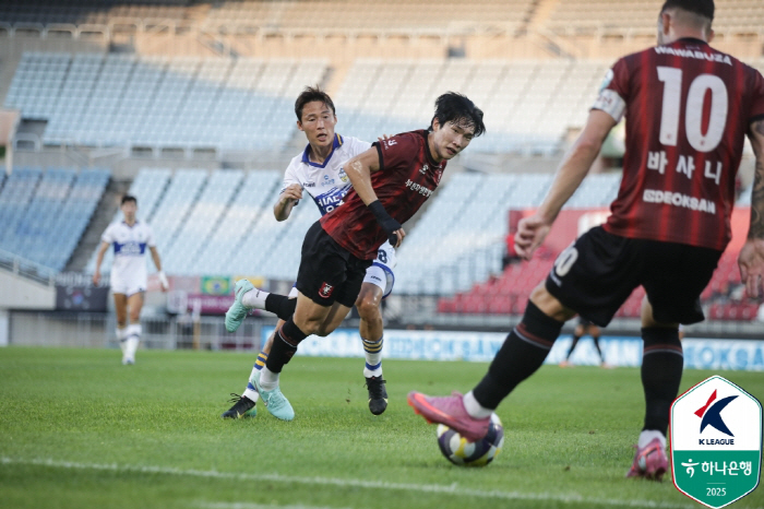 Montagno Hat-Trick Bucheon Jumps 53 wins, 6 games undefeated, and 3rd place against Asan, Chungnam after a slugfest 