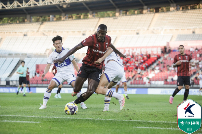 Montagno Hat-Trick Bucheon Jumps 53 wins, 6 games undefeated, and 3rd place against Asan, Chungnam after a slugfest 