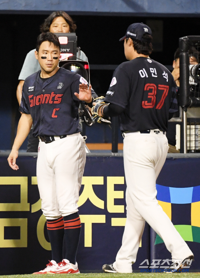  Junwoo and Lee Minseok, nice pitching
