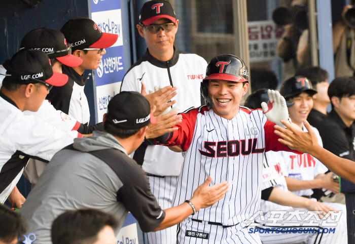 Moon Sung-joo's home run from his first at-bat