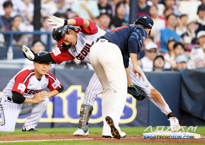  Shin Minjae landed on third base