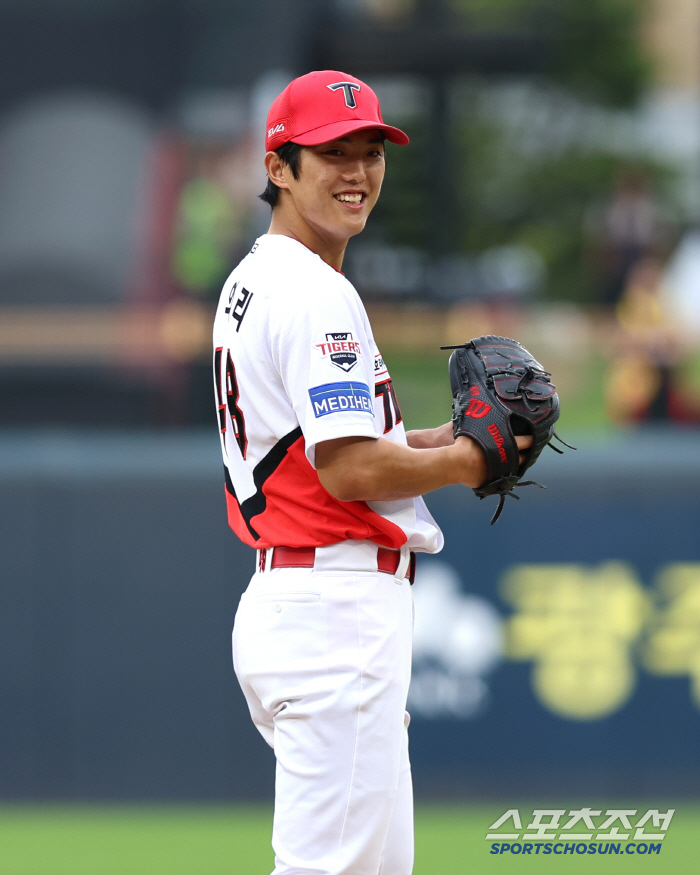 The return of the left-hander ace, who waited 417 days, attracted KIA fans…Thank you for cheering for us