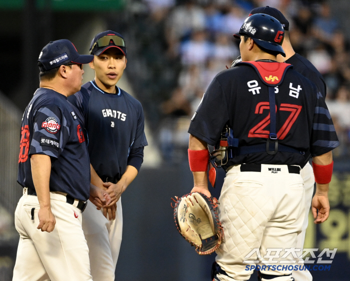 There are 86 foreign pitchers, one run in five innings, but you're taking it out? Davison is not Ponce. Kim Tae-hyung chose reality