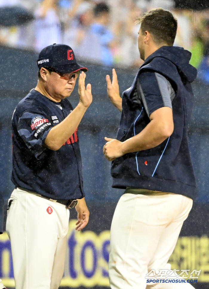 There are 86 foreign pitchers, one run in five innings, but you're taking it out? Davison is not Ponce. Kim Tae-hyung chose reality