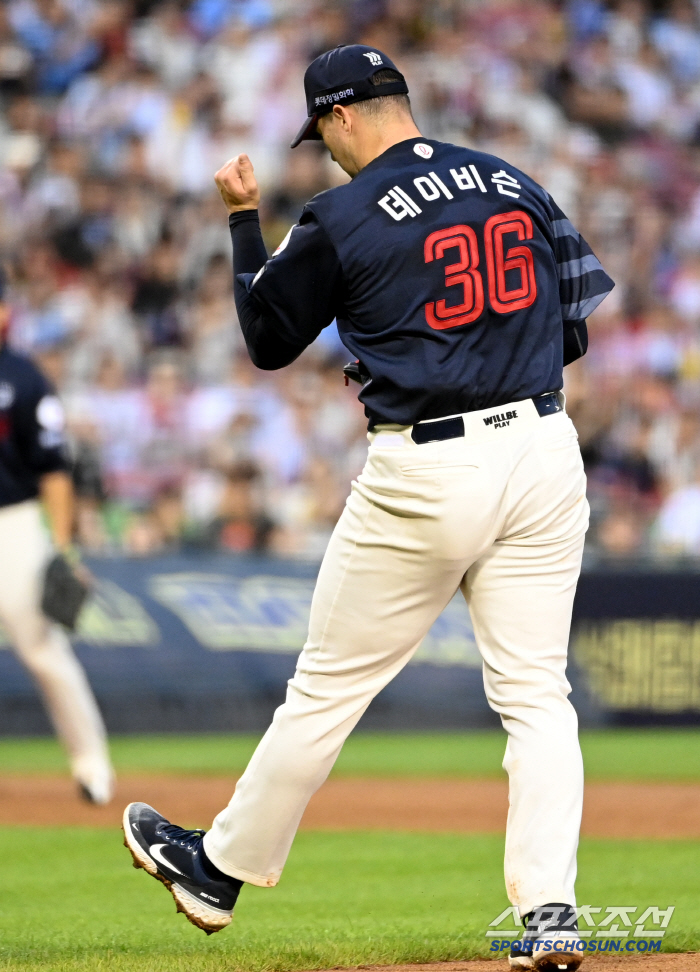 There are 86 foreign pitchers, one run in five innings, but you're taking it out? Davison is not Ponce. Kim Tae-hyung chose reality