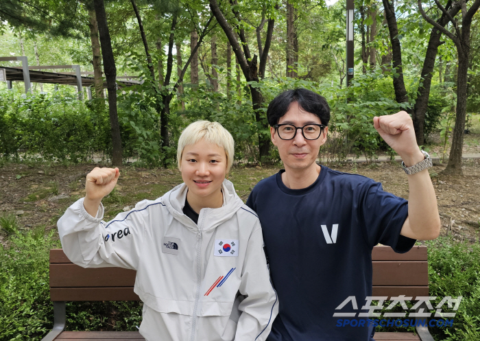 Undaunted Backing Genius Lee Eun-ji, a 25-year-old student at Sejong University, did it!LINE LUR U competition! Hanshin's 200m feat! Let's go for a multi-medal for the 100m backstroke!