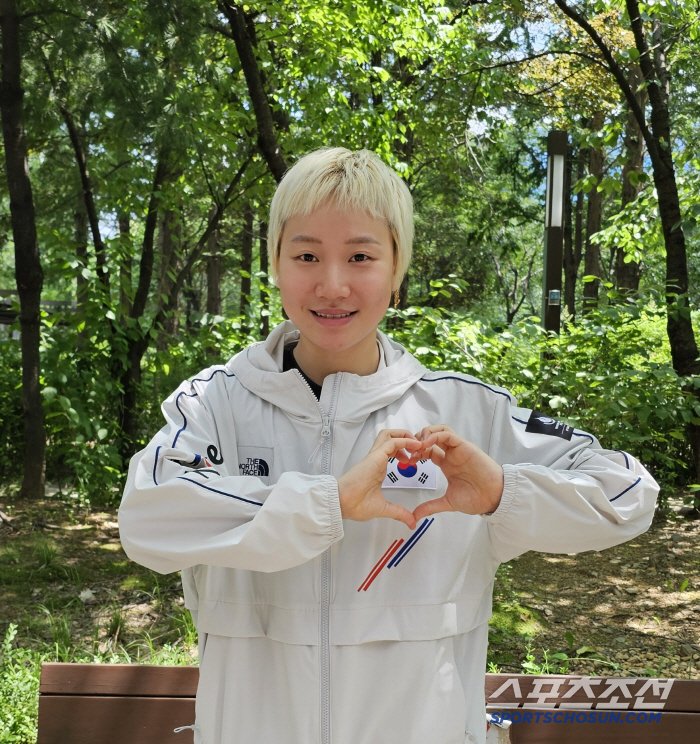 19-year-old backstroke genius, did it again! Sejong University's 25th class student Eun-ji also succeeded in multi-medal in the 100m backstroke 