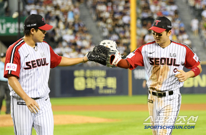 A 330,000-year-old veteran over 5.2 billion FA. Ma Hwang was put to rest with a fork ball on the verge of turning the bases around with two outs. It brought the mood, too a compliment 