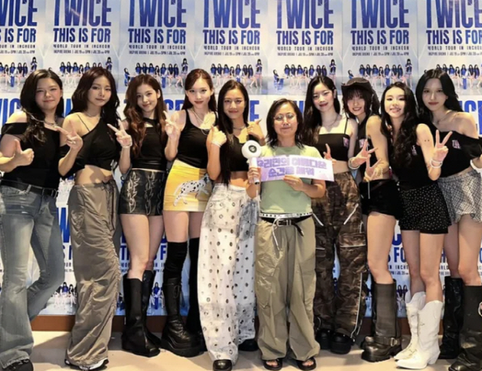 48kg Park Na-rae, did I lose more weight...His body is not humiliated at the center of TWICE. 