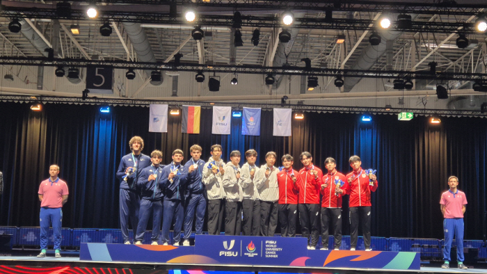 The Avengers' solo performance at the U competition! Paris Kim Sang-won, Sabre Individual X Team, Hwang Hee-geun of Korea National Sports University, won two individual medals in multi-medal events