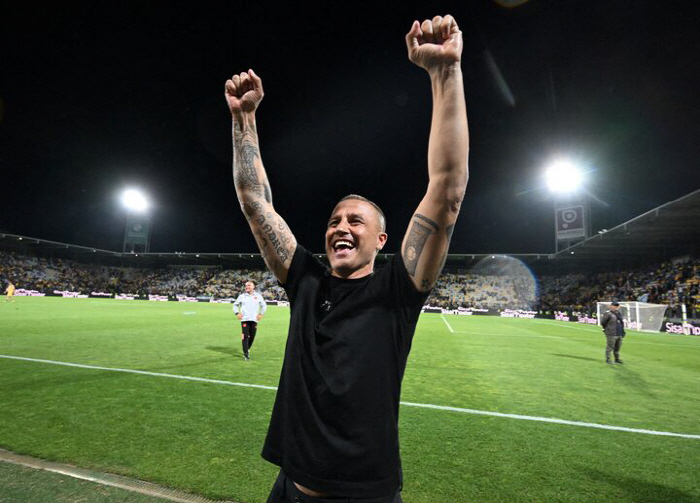 The Chinese national team is on the verge of collapse! I want a young European coach like Cannavaro...Come to the brink → Will you be able to change the coach?