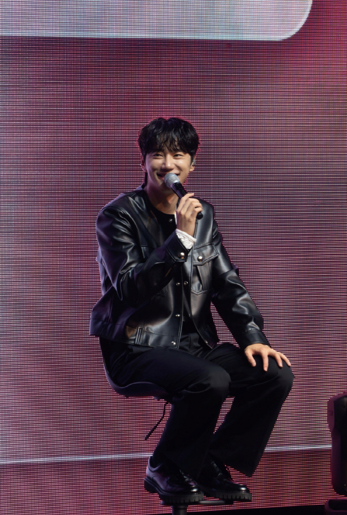 The fan ♥ is perfect..Lee Joon-young will prove it at the start of the fan meeting tour