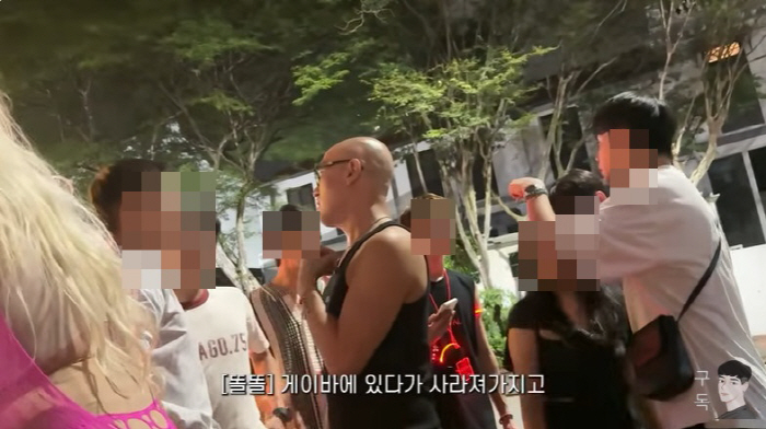 Hong Seok-cheon is playing with men in the Singapore Keiba, digging for jewelry