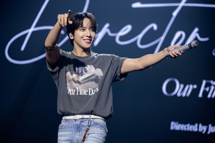 Jung Yong-hwa Celebrates 10 Years of Solo Career with Emotional Seoul Concert